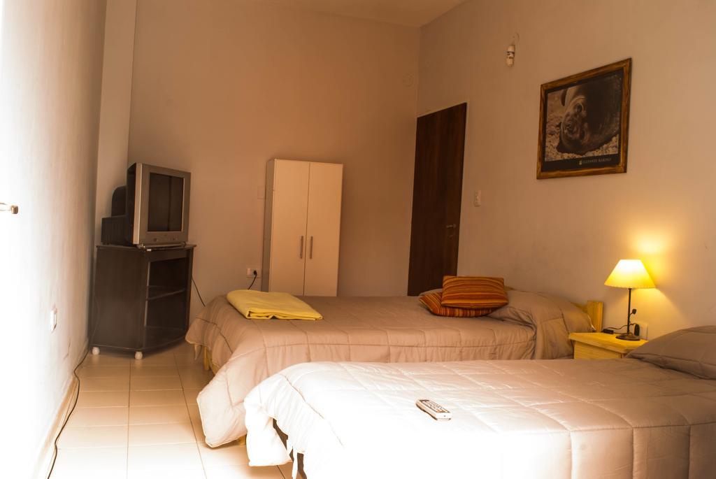 Loica Hostel ปูแอร์โตมาดริน ภายนอก รูปภาพ